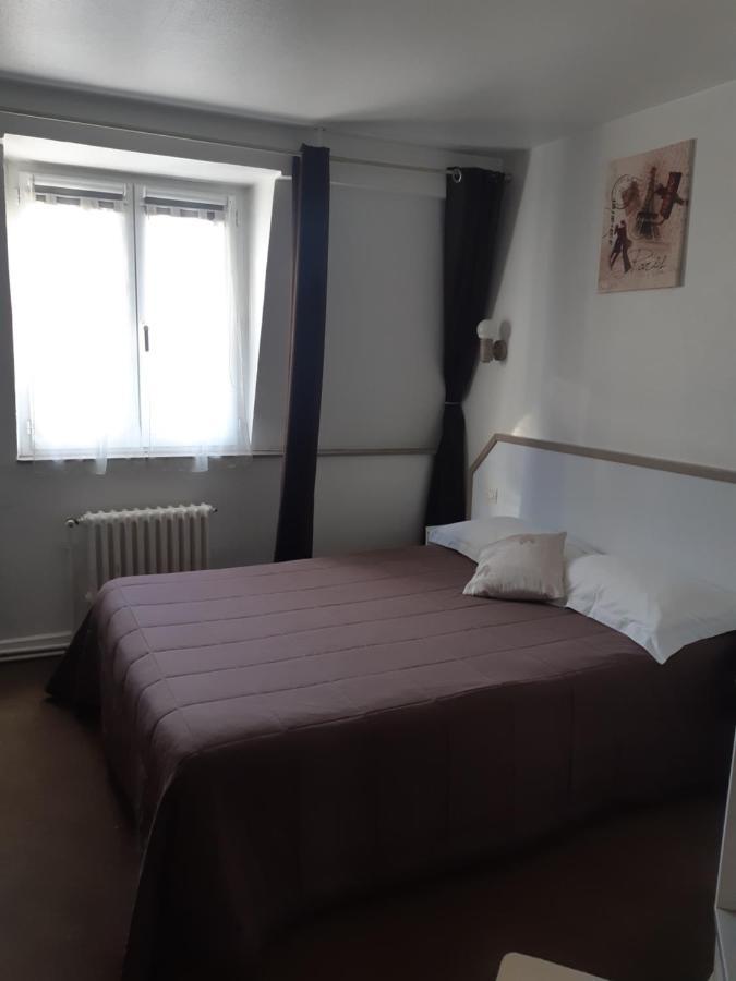 Hotel De La Croix De Malte Cherbourg-en-Cotentin Bagian luar foto