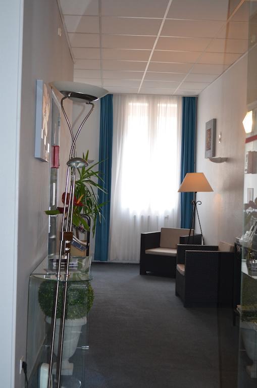 Hotel De La Croix De Malte Cherbourg-en-Cotentin Bagian luar foto