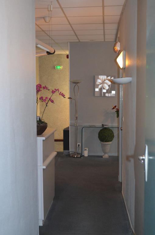 Hotel De La Croix De Malte Cherbourg-en-Cotentin Bagian luar foto