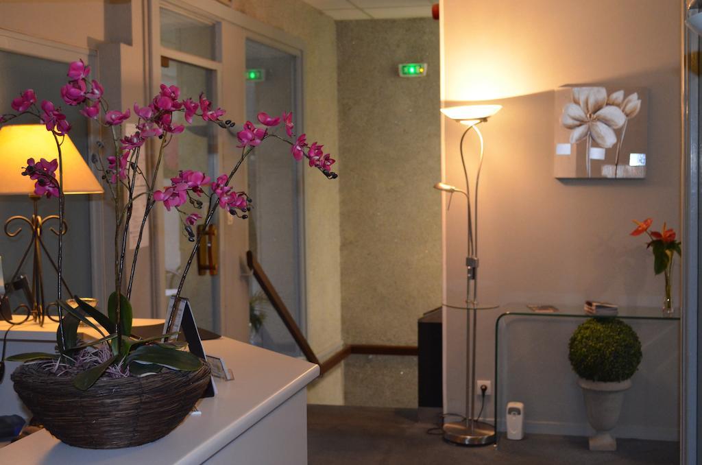 Hotel De La Croix De Malte Cherbourg-en-Cotentin Bagian luar foto