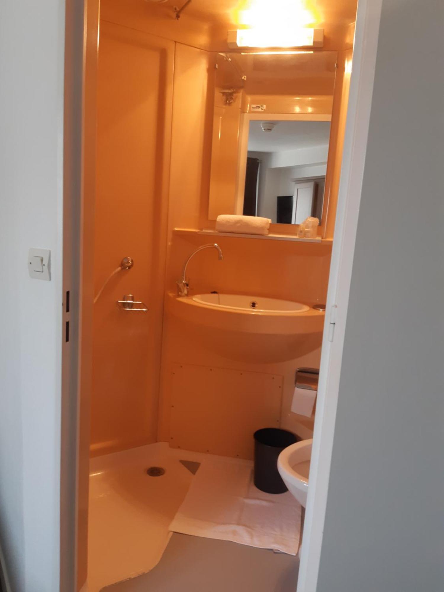 Hotel De La Croix De Malte Cherbourg-en-Cotentin Ruang foto